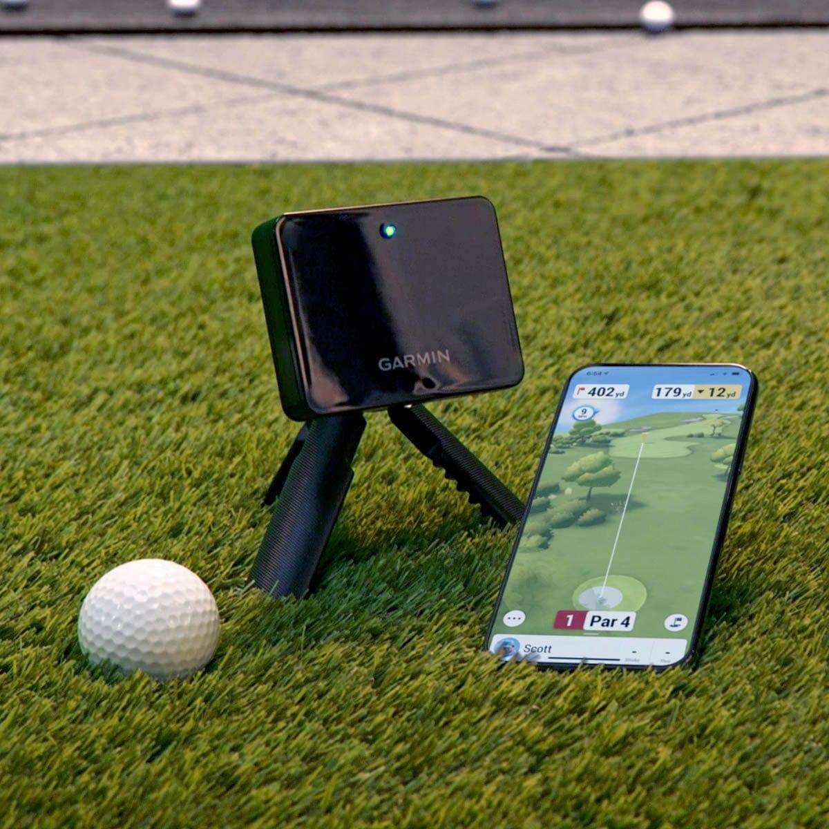 Garmin Approach R10 Retractable Golf Simulator Package