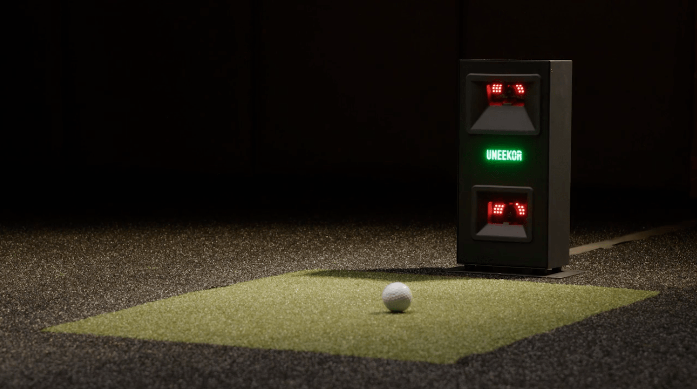 Uneekor EYE MINI Lite SwingBay Golf Simulator