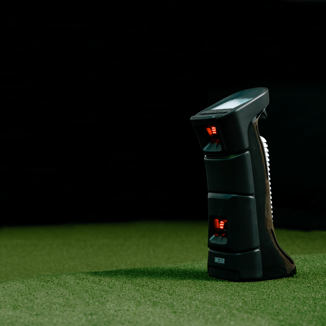 Uneekor EYE MINI Practice Golf Simulator